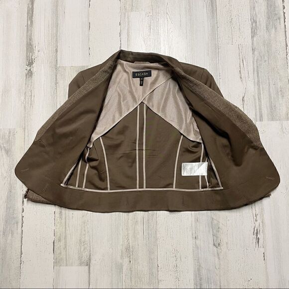 Escada Oak Virgin Wool Cropped Blazer - Picture 3 of 11